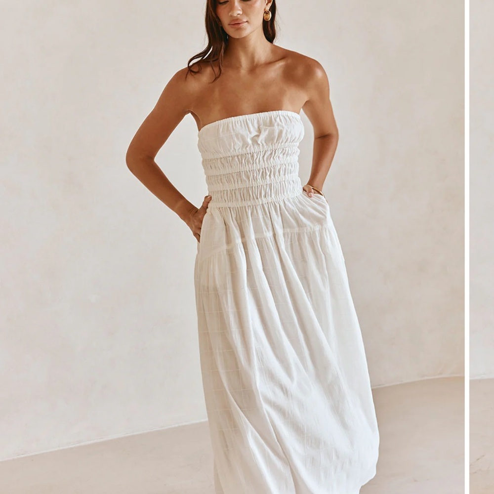 Elegant White Strapless Dress